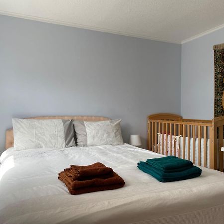 Morden Flat Close To Dlr Station With Free Parking Лондон Екстериор снимка